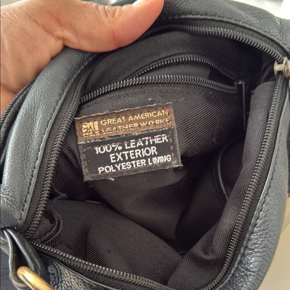 GREAT AMERICAN LEATHER WORK Sleek Black Crossbody Bag Y2K Vintage - Picture 2 of 15